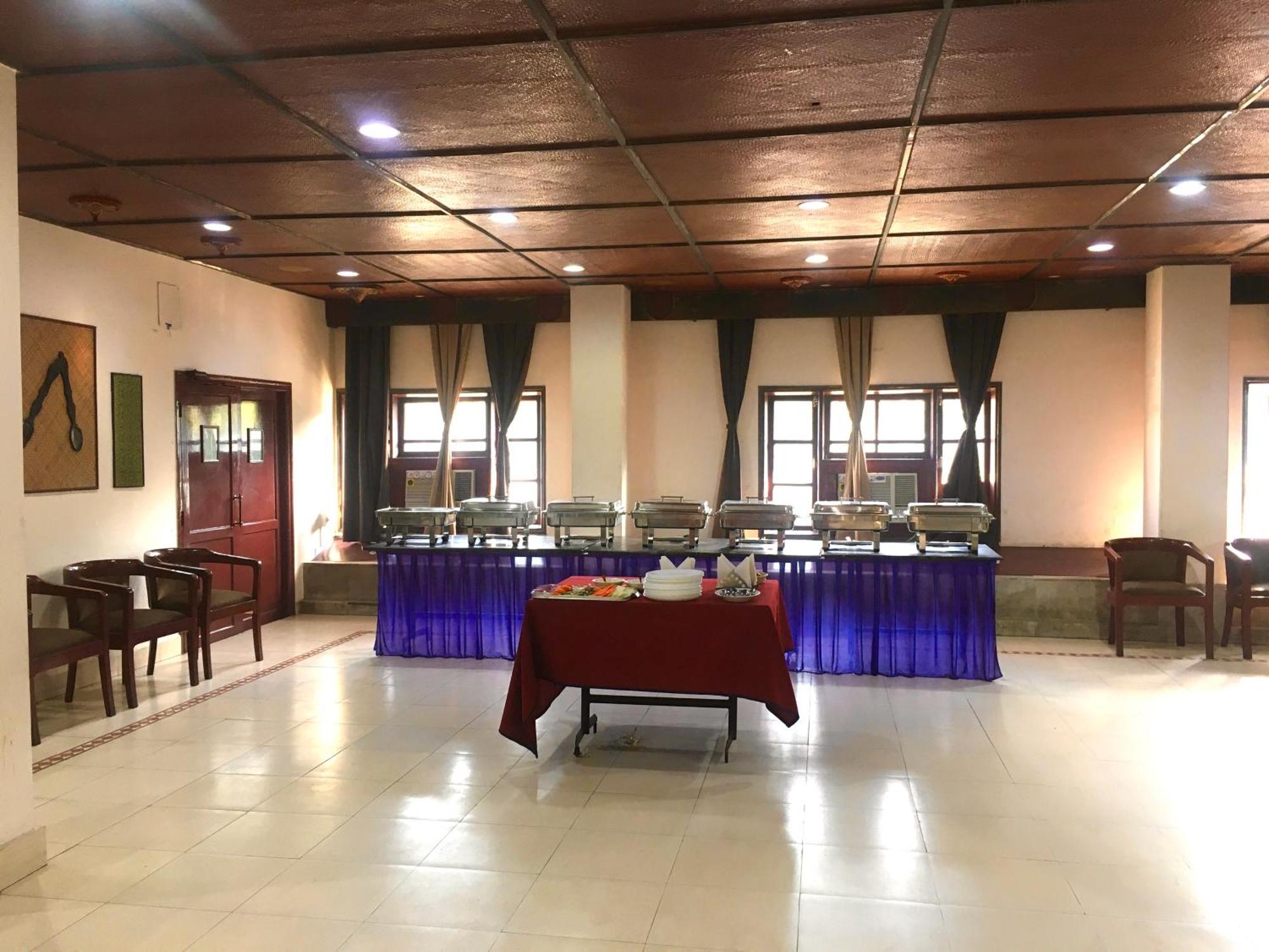 Hotel Indsurya Dibrugarh Kültér fotó