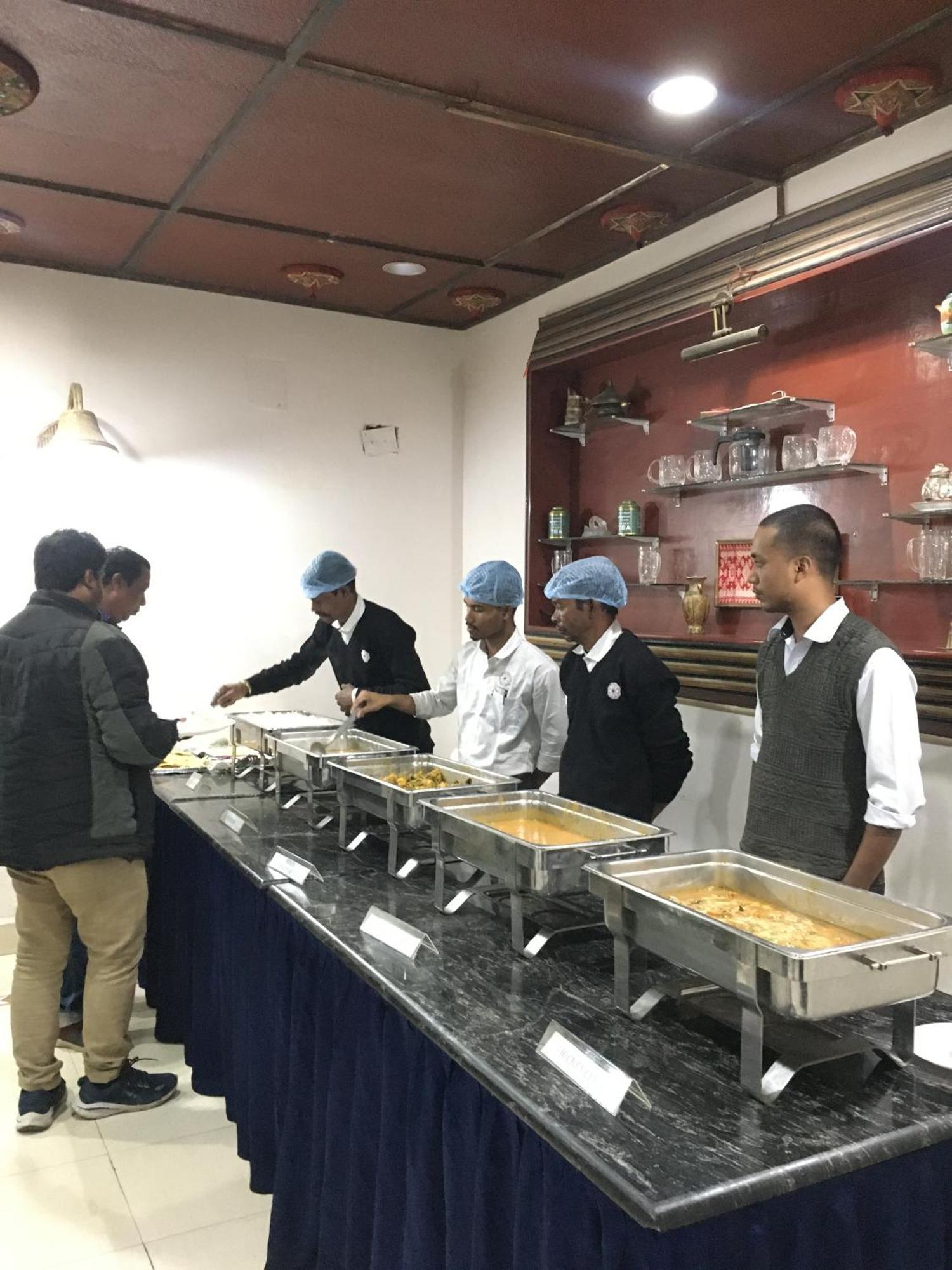 Hotel Indsurya Dibrugarh Kültér fotó